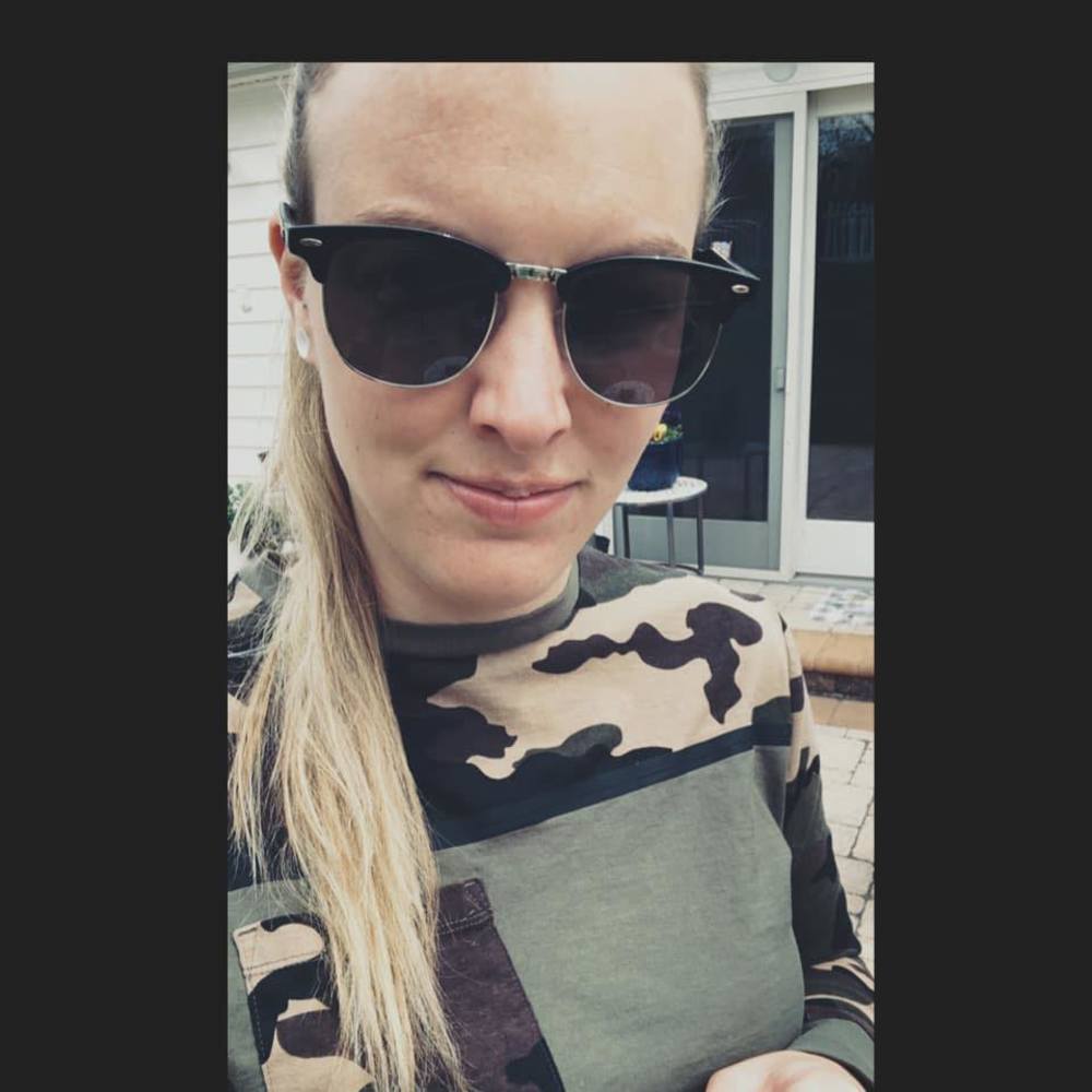 Meet your Posher, Danielle
